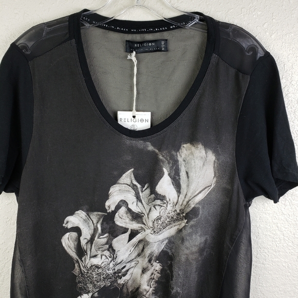 NWT RELIGION London 'We Live In Black' Skull Tattoo Graphic Print Tee size M - Picture 3 of 12